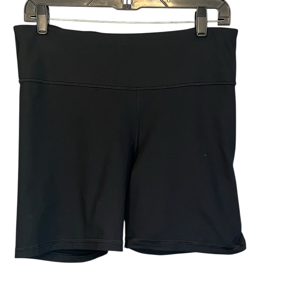 GapFit Black Bike Shorts in true black Size L Petite Gym Athleisure